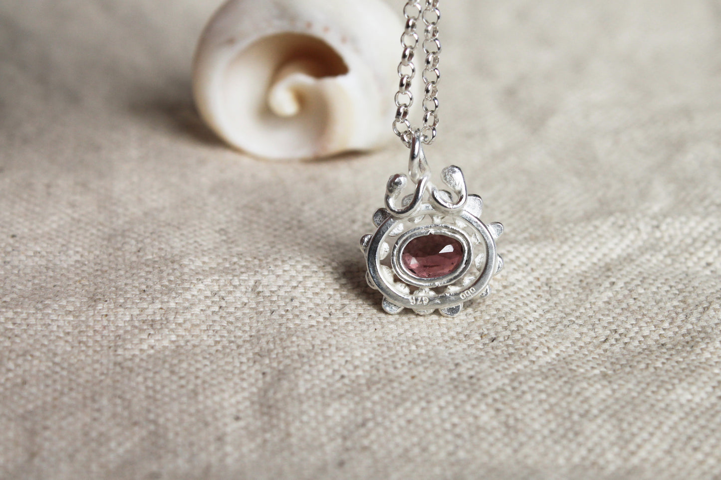 Anemone Necklace