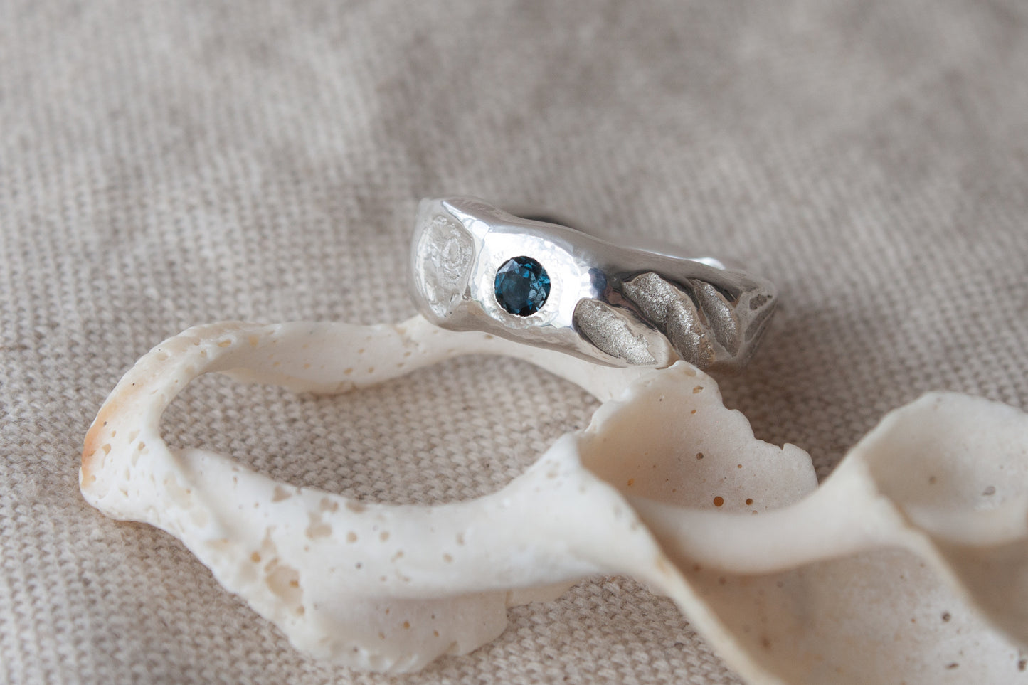 Seabed Ring London Blue Topaz